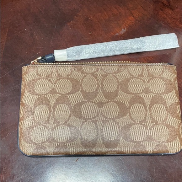Coach wristlet - Picture 2 of 5